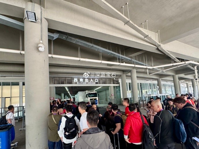 盛況空前！記者曬照：距離中澳之戰(zhàn)還有三小時，現(xiàn)場記者已超百名