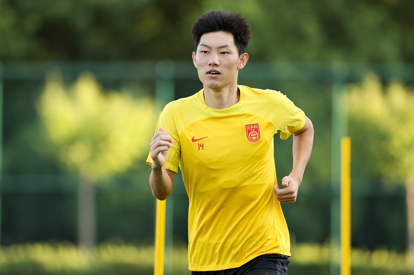 魯媒：泰山隊抵達梅州五外援齊整，四名國腳可出戰(zhàn)史松宸隨隊