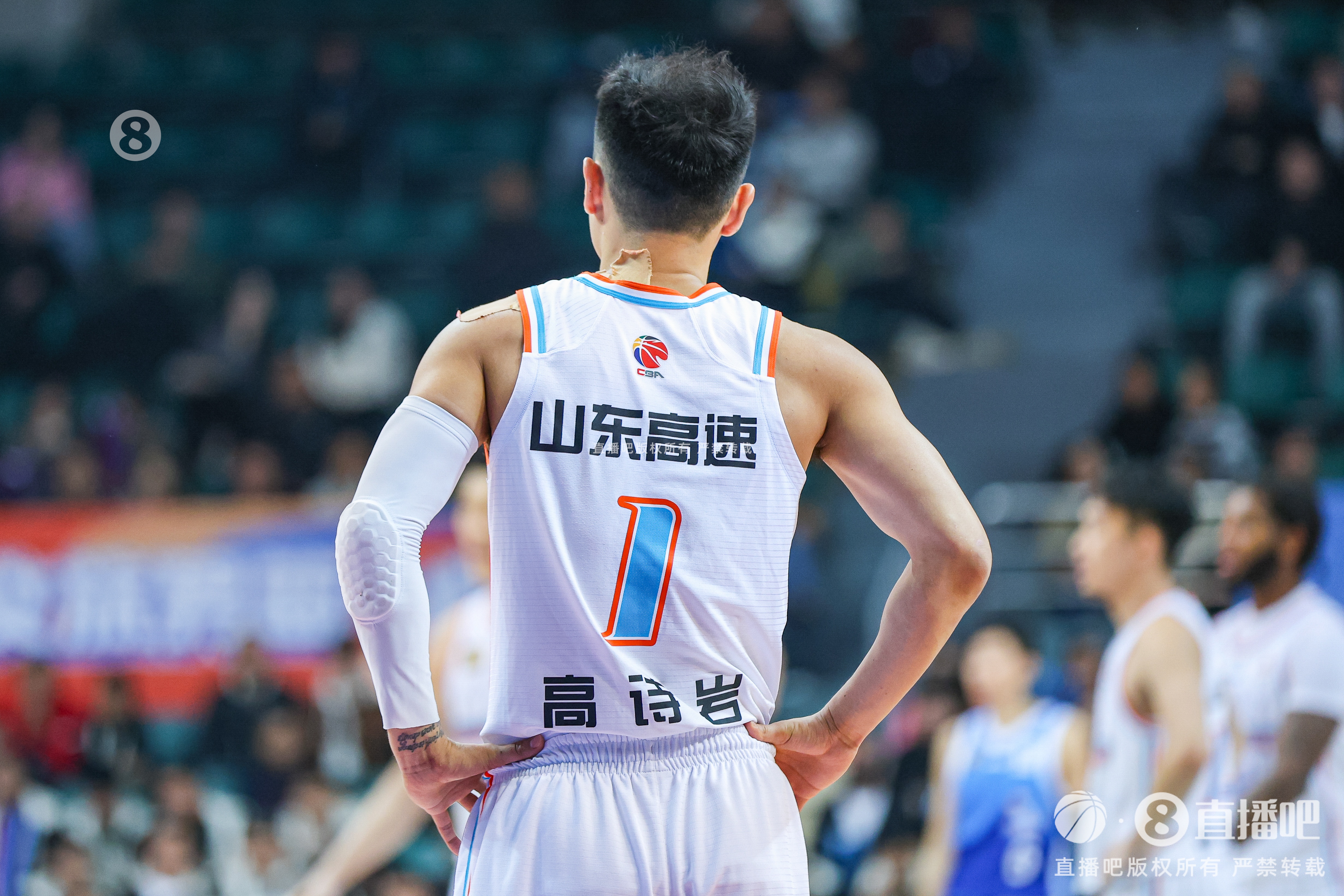 慢熱！首節(jié)山東落后四川1分 全隊首發(fā)5人單節(jié)合計僅拿到3分