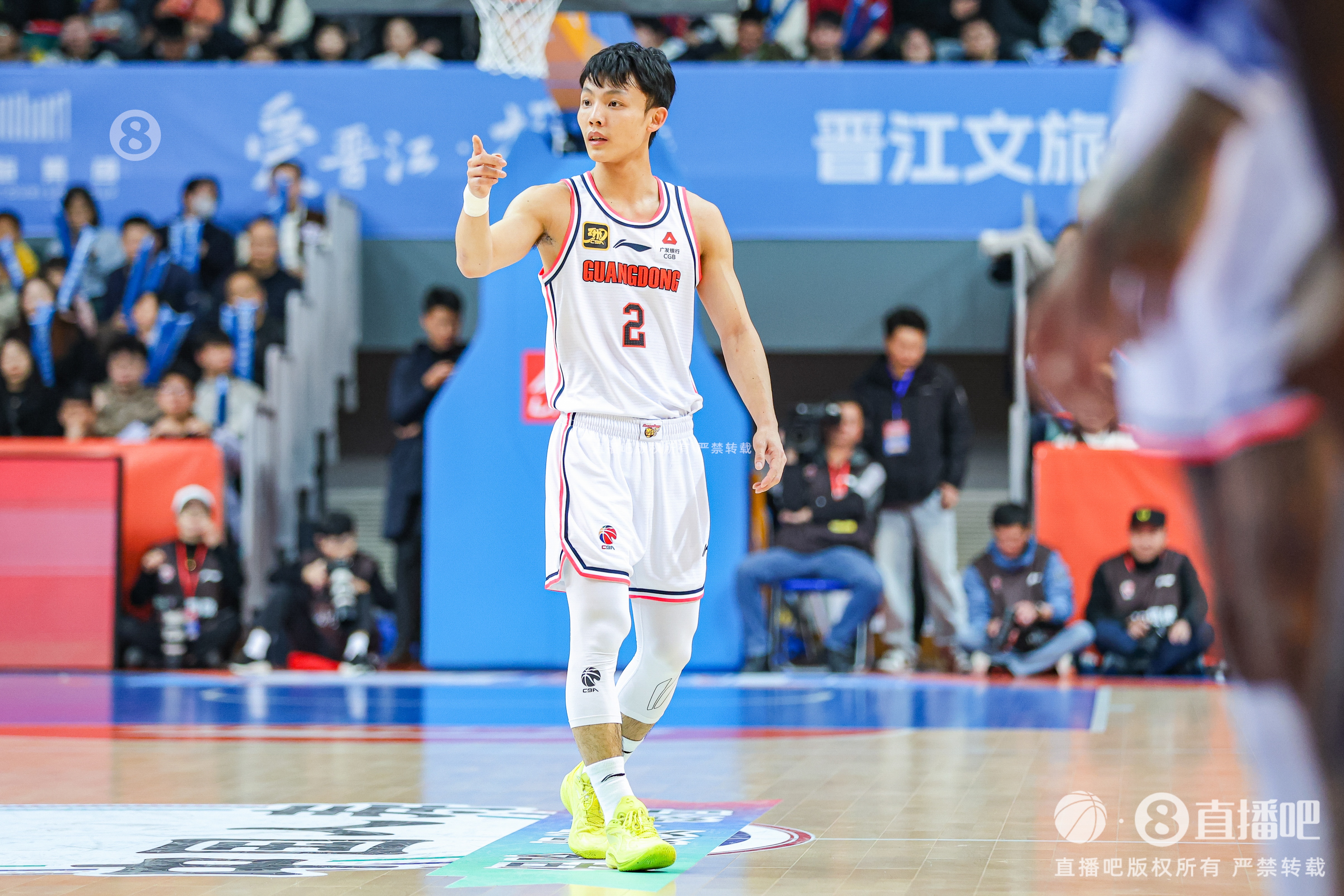 徐杰：身高不是打籃球的唯一標(biāo)準(zhǔn) 努力、勤奮、自律也是天賦